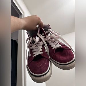 Vans - Women’s 8.5 Slim Fit Sk8 Hi’s, Burgundy